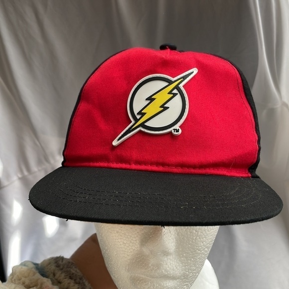 DC Comics The Flash SnapBack Baseball Hat OS - Picture 1 of 12